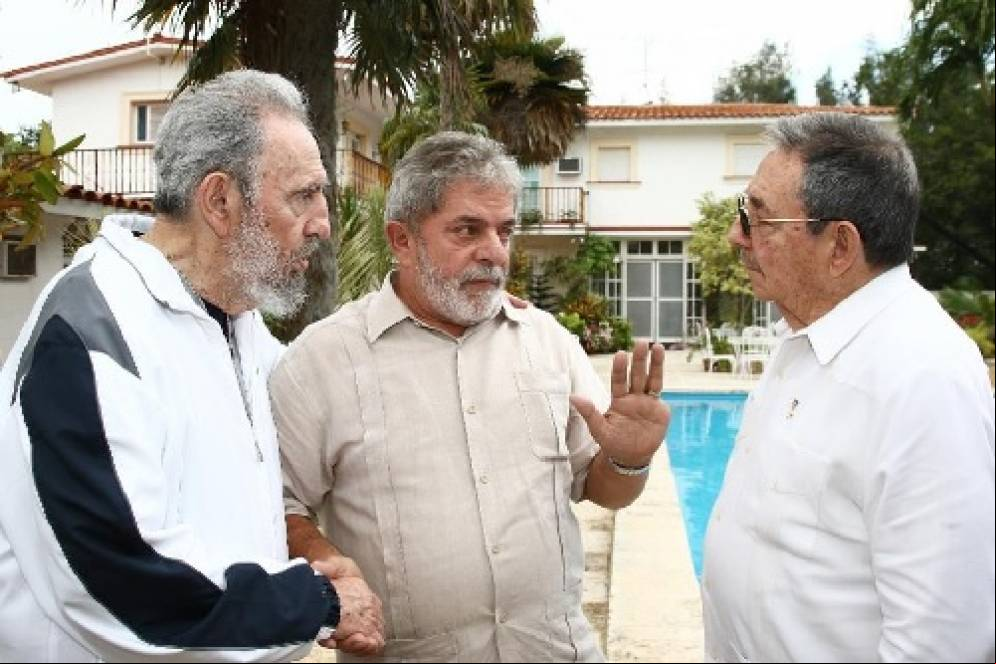 Ex-presidentte Lula e os Irmãos Castros de Cuba