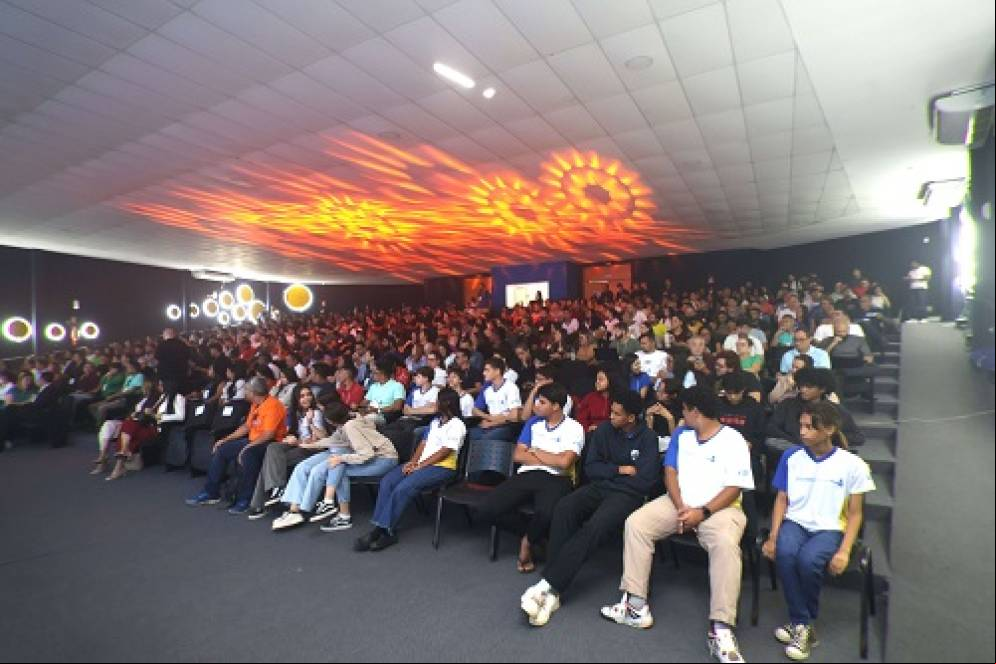  Professores de matemática, física, química e biologia, da rede estadual, participaram da entrega dos kits de robótica e formação “Robótica em Ação”