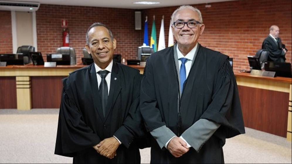 Desembargadores João Rodrigues Filho e Adolfo Amaro Mendes, após confirmação ao TRE-TO