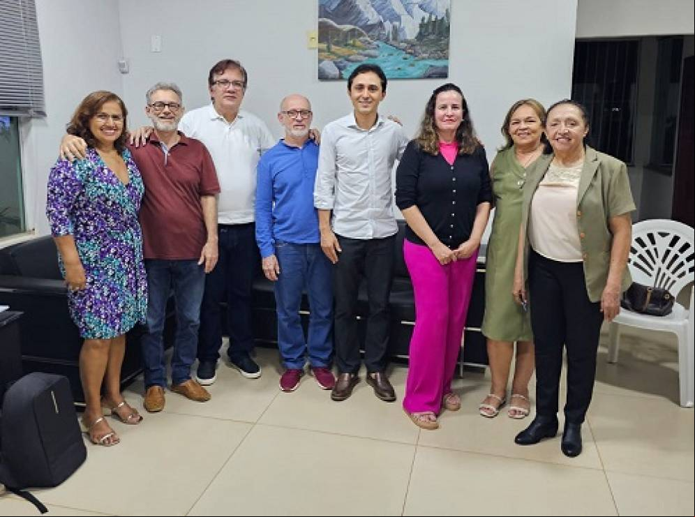 Diretoria Executiva com os demais membros da Academia Palmense de Letras durante a posse formal, ocorrida no último dia 12