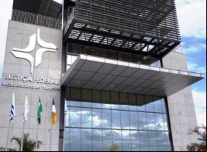 Justiça obriga laboratórios a fornecerem remédios contra câncer