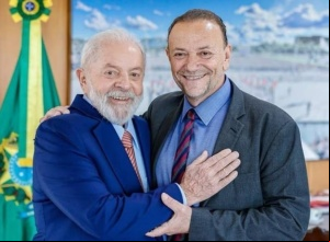 PT de Lula tenta estancar racha e fará eleição com 4 candidatos