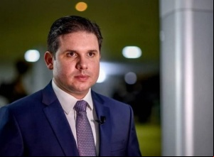Hugo Motta diz que não há "compromisso" do Congresso em aprovar alternativas ao IOF apresentadas pelo governo