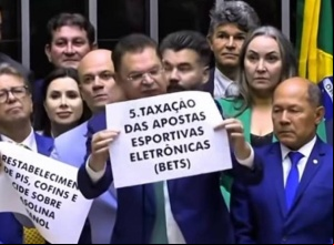 Deus nos livre do Taxad: PL acusa governo Lula de criar 24 novos tributos