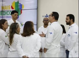 Saúde anuncia 3.000 bolsas de residência médica e 500 vagas de especialistas no SUS