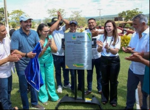 Amélio Cayres prestigia entrega de obras em Buriti do Tocantins e defende construção de hospital na cidade